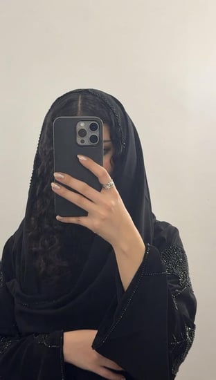 عبايه (N47)شك اسود ورد