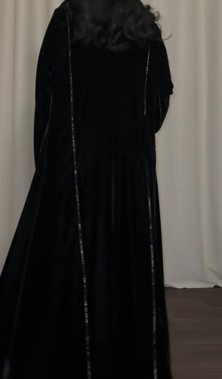 عبايه ( N89 ) قيطان ذهبي