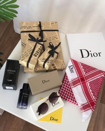 طقم هدية رجالي فاخر شماغ وعطر ونظارة رومانتك شوب الرياض السعودية