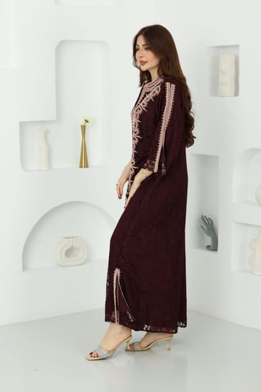 جلابية دانتين بتطريز مغربي أنيق