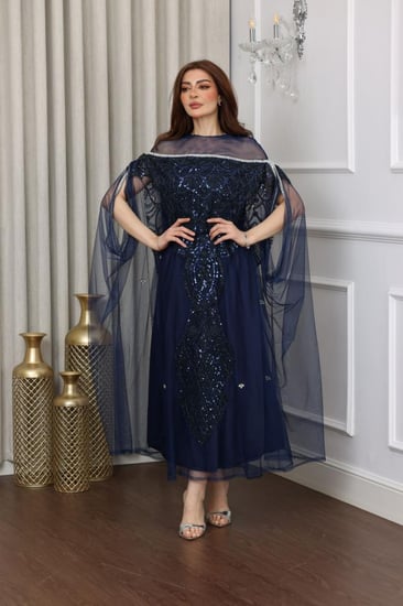 فستان تل بكلفة مطرزة