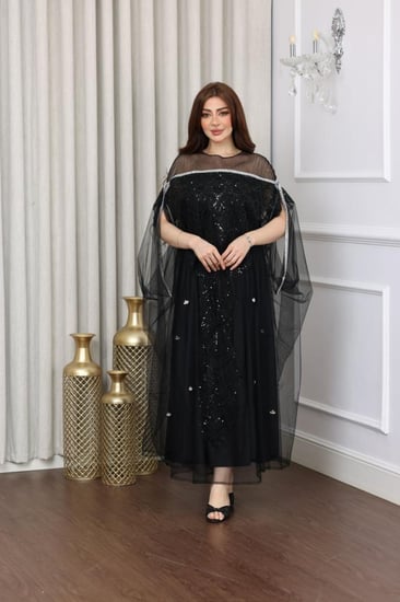 فستان تل بكلفة مطرزة