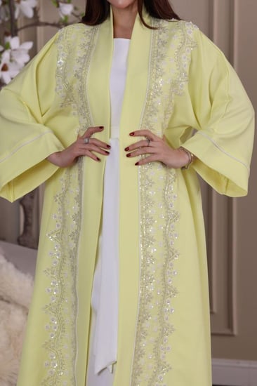 جلابية قطعتين بخامة باربي وكلفة مطرزة