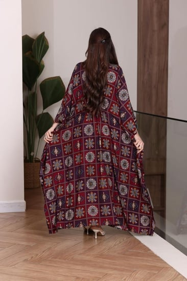 جلابية رايون قطن ( فراشة ) بتطريز خفيف في الصدر