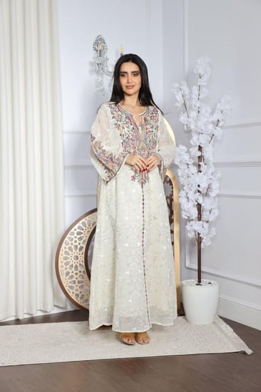 جلابية لينن واقف مطرزة