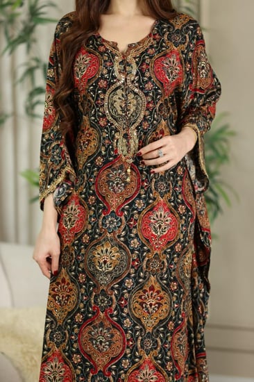 جلابية رايون قطن ( فراشة ) بتطريز خفيف في الصدر