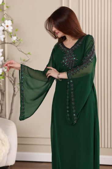 جلابية شيفون بتطريز شك يدوي فاخر واكمام فرنسية