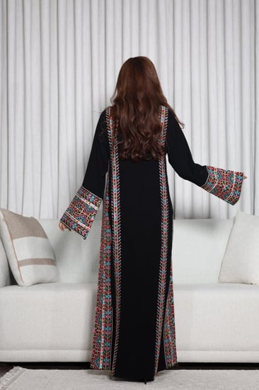 جلابية بتراث الماضي وعراقة الحاضر