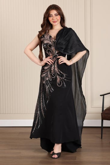 فستان كريب بتطريز طاؤوس