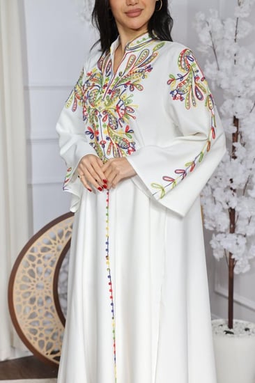 جلابية بخامة باربي بتطريز راقي