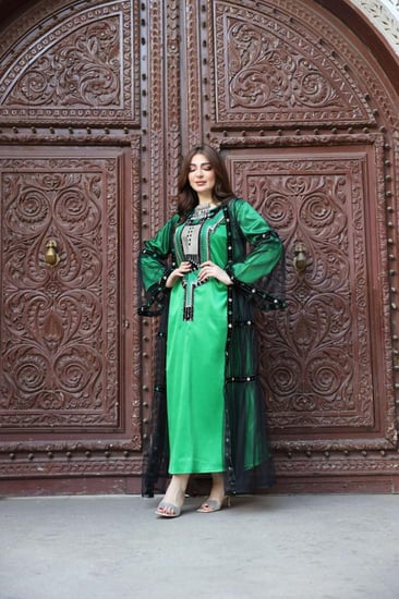 جلابية ( نسائية ) بخام ساتان والتل العربي التراثي
