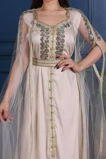 قفطان مغربي قطعتين من الساتان والتل المطرز بالكرستال