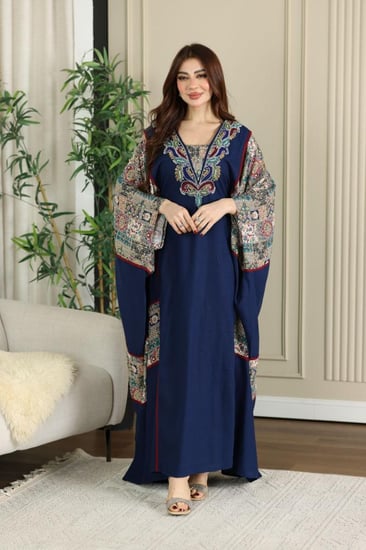 جلابية لينن فراشة بتطريز شك يدوي في الصدر ممزوجة بقماش مشجر