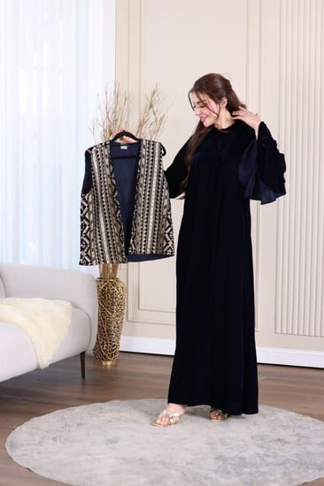 جلابية مخمل قطعتين بجاكيت مطرز كمبيوتر وكم فرنسي