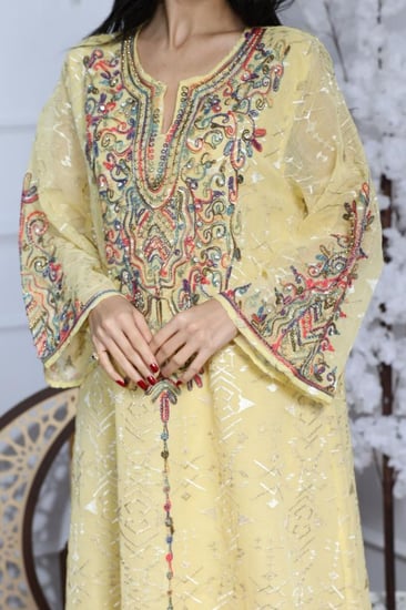 جلابية لينن واقف مطرزة