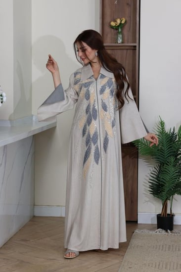 جلابية لينن برقبة قلاب ممزوجة بكلفة مطرزة