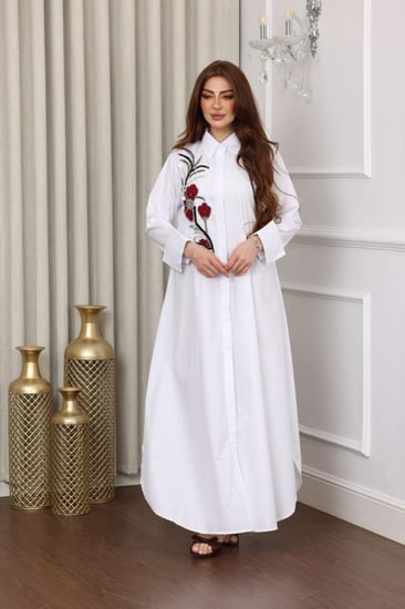 جلابية بخامة قطن بوبلين بتطريز في الصدر