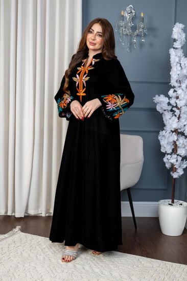 جلابية مخمل بتطريز