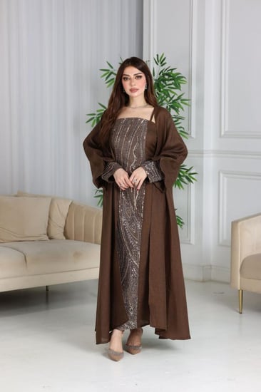 جلابية لينن كويتية قطعتين بكلفة مطرزة بالترتر والفصوص في البطانة والاكمام