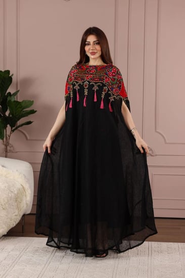 جلابية لينن خيش بتدخيله خامة الشالكي وتطريز أنيق