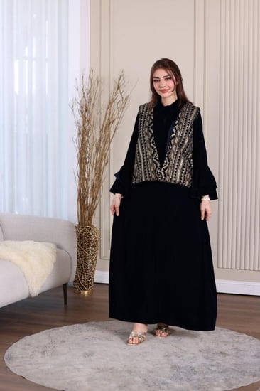 جلابية مخمل قطعتين بجاكيت مطرز كمبيوتر وكم فرنسي