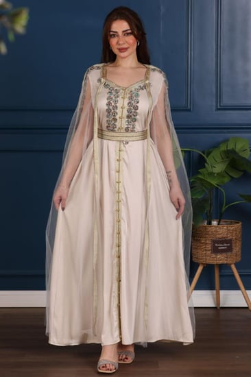 قفطان مغربي قطعتين من الساتان والتل المطرز بالكرستال