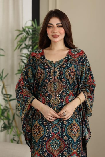 جلابية رايون قطن ( فراشة ) بتطريز خفيف في الصدر