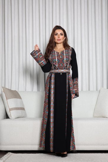 جلابية بتراث الماضي وعراقة الحاضر