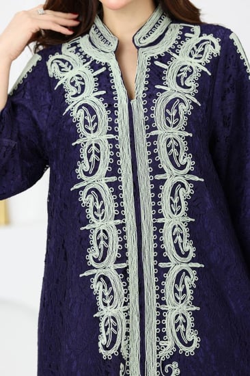 جلابية دانتين بتطريز مغربي أنيق