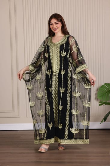 جلابية ( نشل ) بالتل والتطريز الذهبي