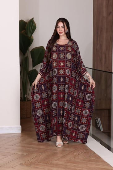 جلابية رايون قطن ( فراشة ) بتطريز خفيف في الصدر