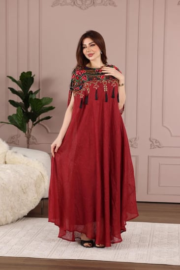 جلابية لينن خيش بتدخيله خامة الشالكي وتطريز أنيق