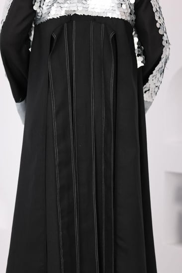 جلابية لينن قطعتين بتدخيلات الترتر وفتحة في الظهر