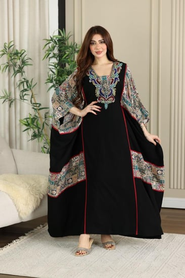 جلابية لينن فراشة بتطريز شك يدوي في الصدر ممزوجة بقماش مشجر