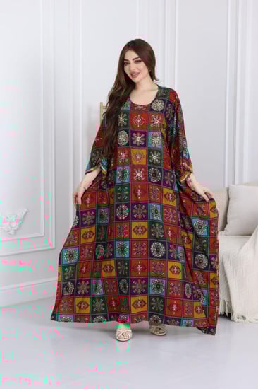 جلابية مطرزة