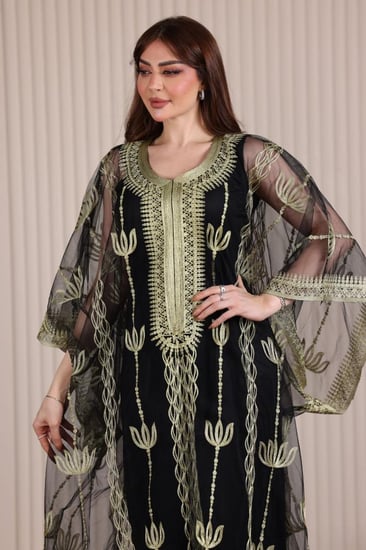 جلابية ( نشل ) بالتل والتطريز الذهبي