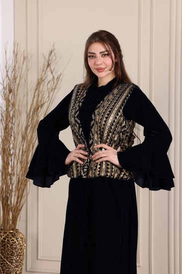 جلابية مخمل قطعتين بجاكيت مطرز كمبيوتر وكم فرنسي