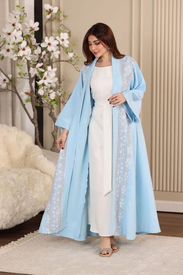 جلابية قطعتين بخامة باربي وكلفة مطرزة