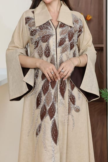 جلابية لينن برقبة قلاب ممزوجة بكلفة مطرزة