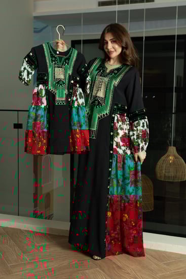 جلابية بناتية بتطريز عسيري وتداخل الكلفة الجنوبية والقماش الشالكي