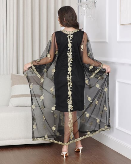 جلابية ( نشل ) بالتل والتطريز الذهبي