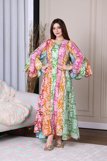 جلابية قطن مقلمة بالوان جميلة وقصة مقوسة في الاطراف