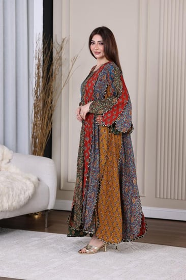 جلابية قطن مقلمة بالوان جميلة وقصة مقوسة في الاطراف