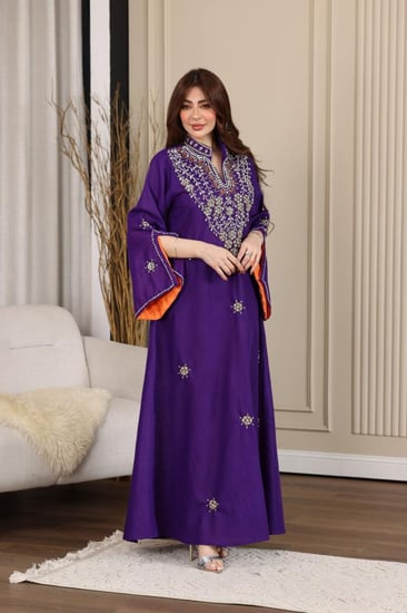 جلابية لينن بتطريز شك يدوي كرستالات