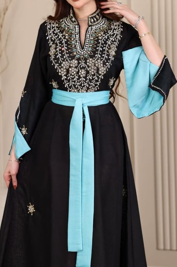 جلابية لينن بتطريز شك يدوي كرستالات