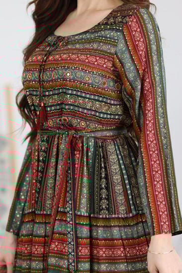 جلابية رايون قطن مشجرة بتطريز خفيف في الصدر