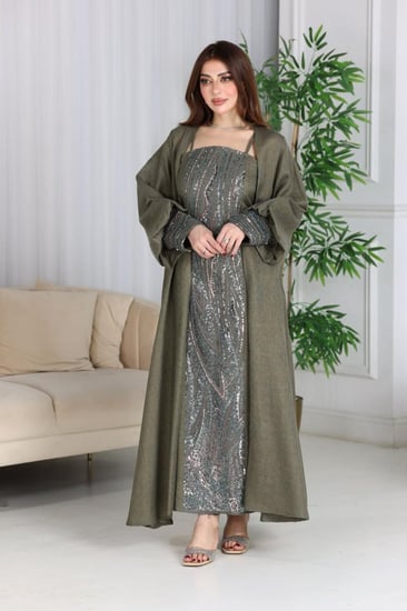 جلابية لينن كويتية قطعتين بكلفة مطرزة بالترتر والفصوص في البطانة والاكمام