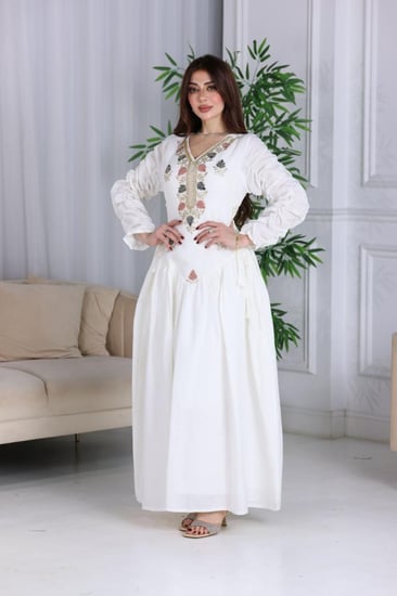 جلابية لينن كويتية بتطريز شك وحبال في الجوانب