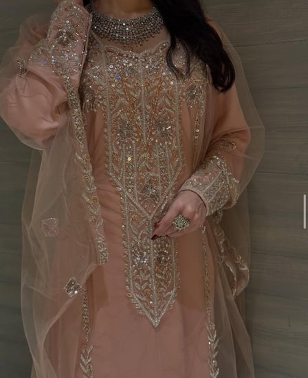 ثوب اماراتي