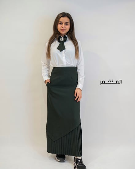 تنورة اخضر -كسرات من الاسفل